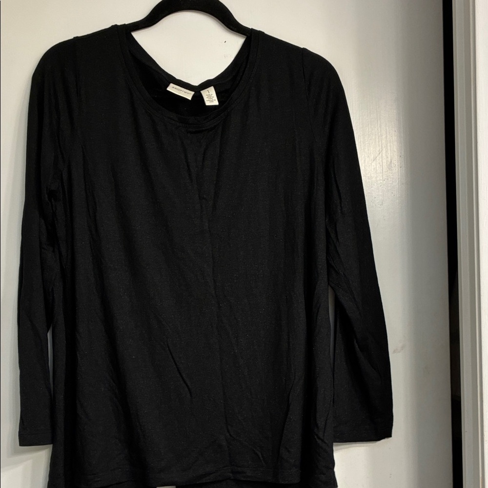 NWOT Chico’s Zenergy Black Shimmer Long Sleeve Top